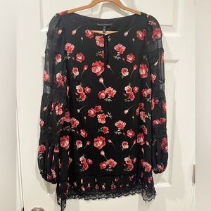 White House Black Market, NWOT, tunic top, beautiful rose print w/lace detail